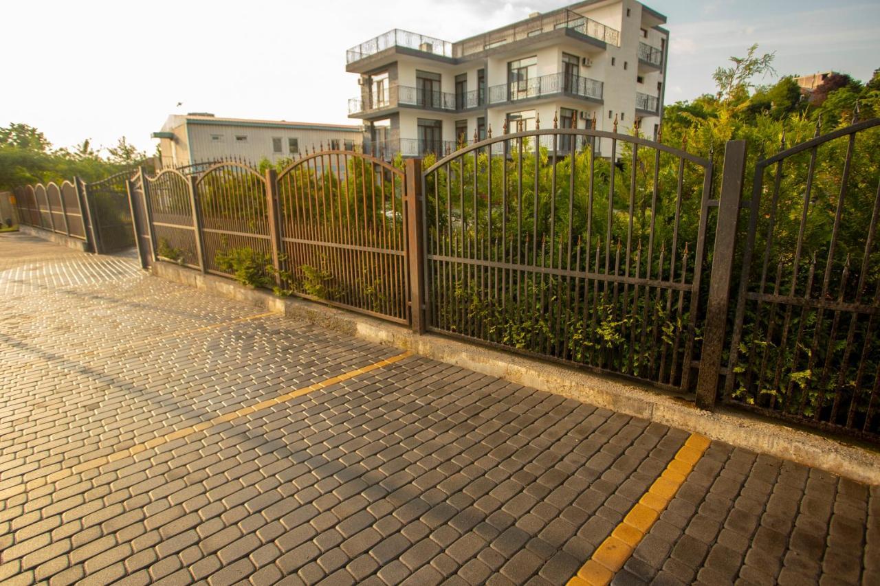 Pollux Hotel Batumi Exterior photo