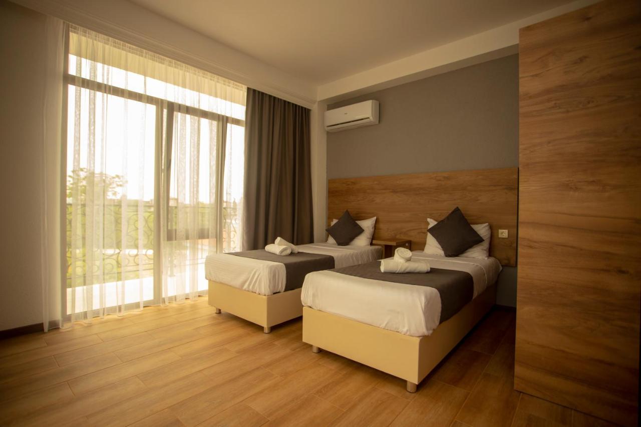 Pollux Hotel Batumi Exterior photo