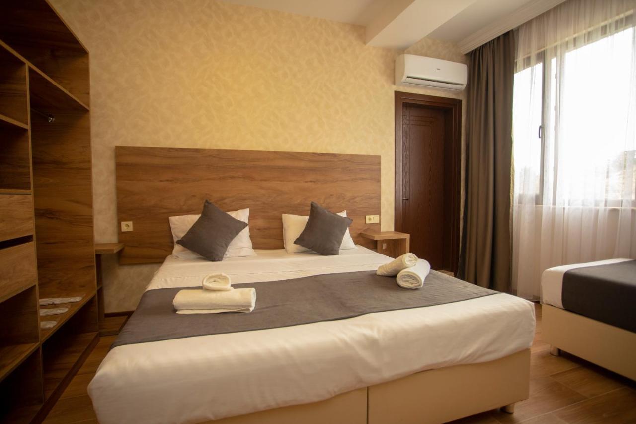 Pollux Hotel Batumi Exterior photo