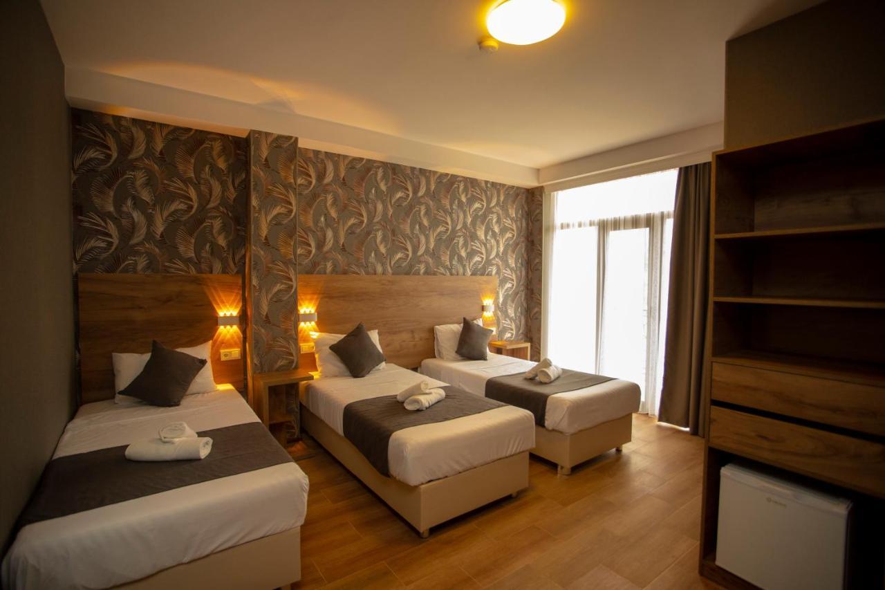 Pollux Hotel Batumi Exterior photo